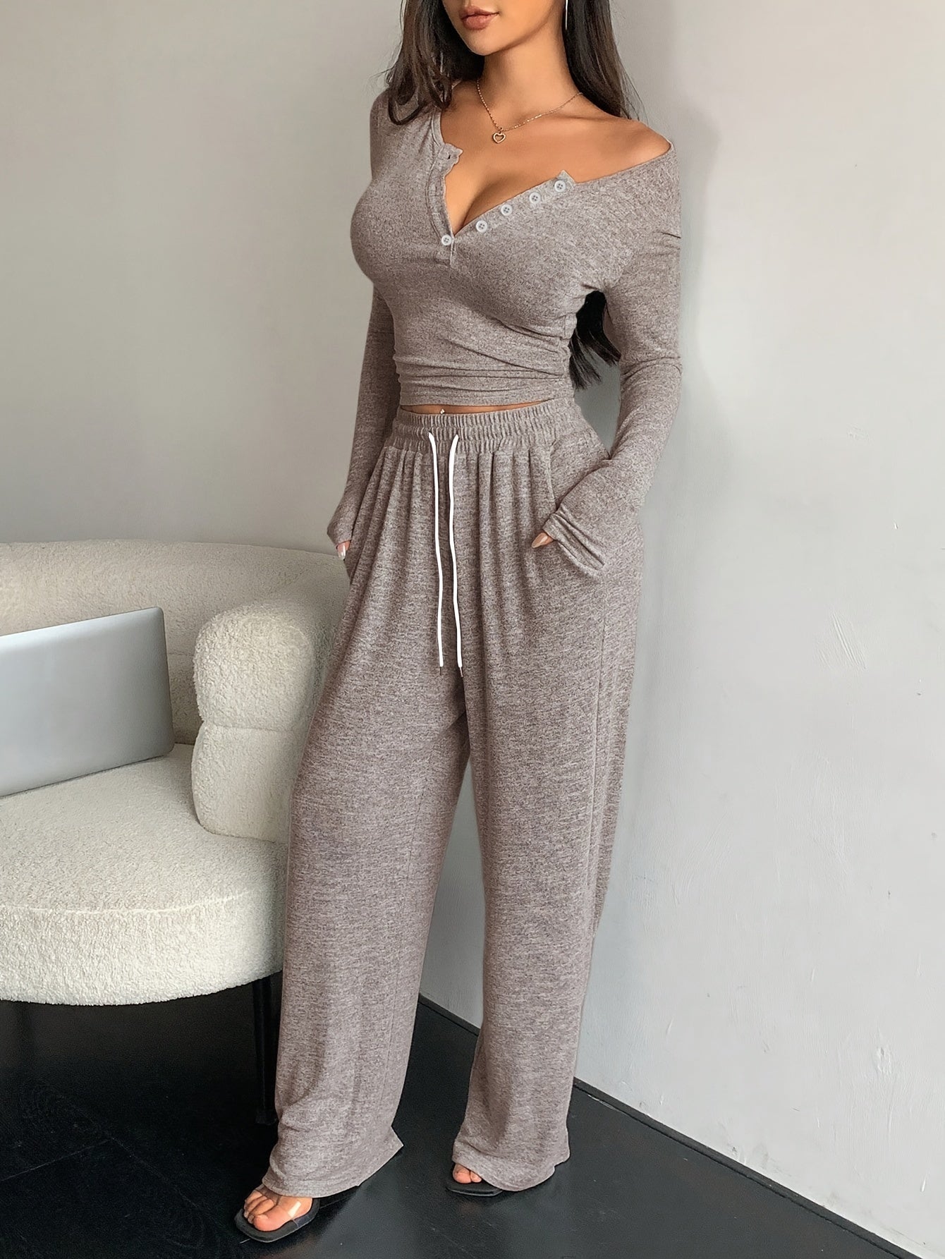 Stylish Lounge Set with Trendy Details for Casual Wear