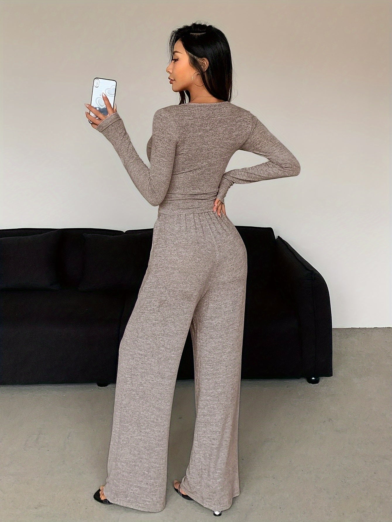 Stylish Lounge Set with Trendy Details for Casual Wear
