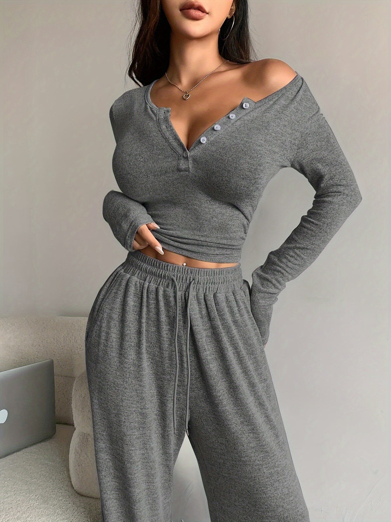 Stylish Lounge Set with Trendy Details for Casual Wear