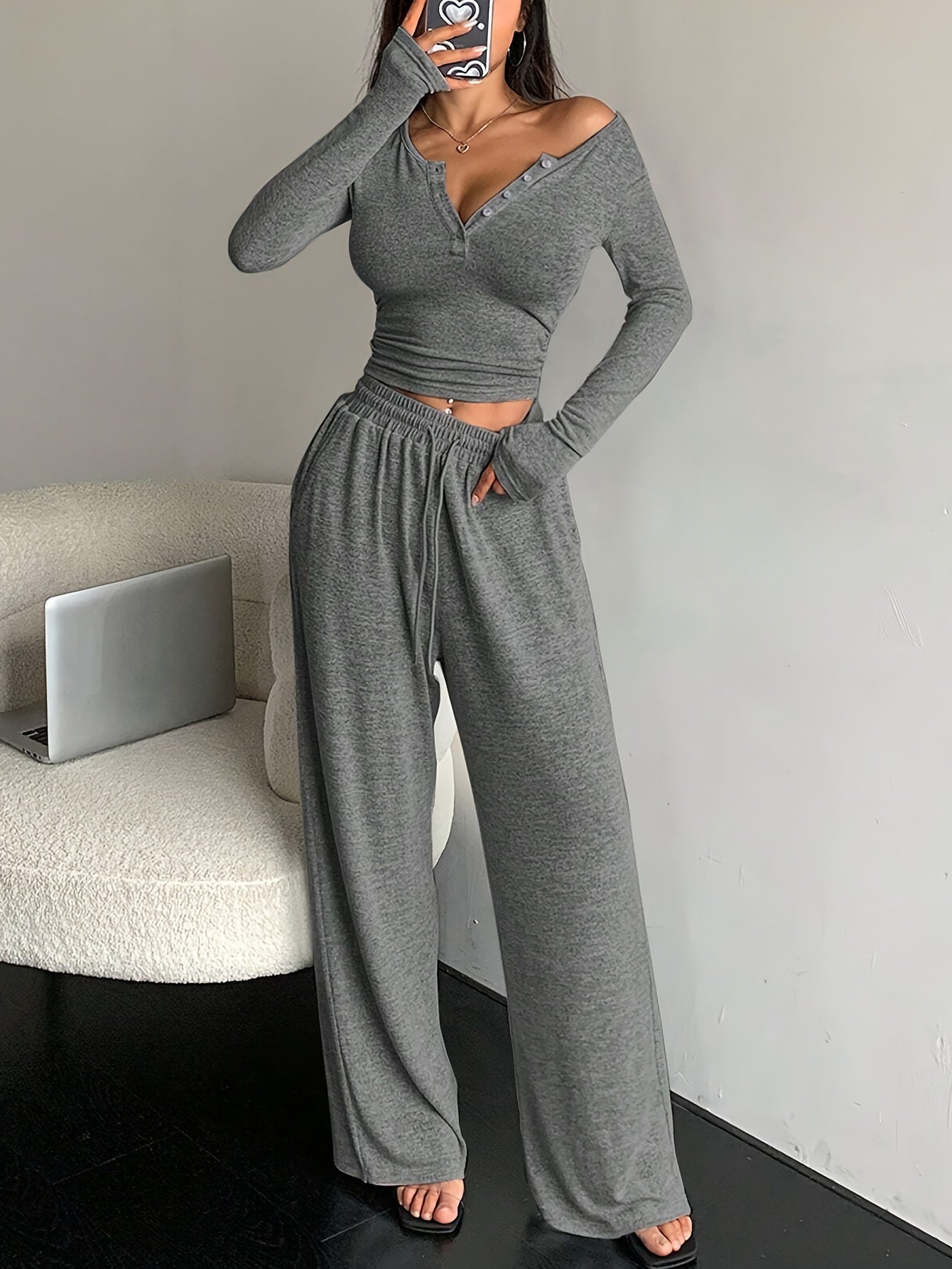 Stylish Lounge Set with Trendy Details for Casual Wear