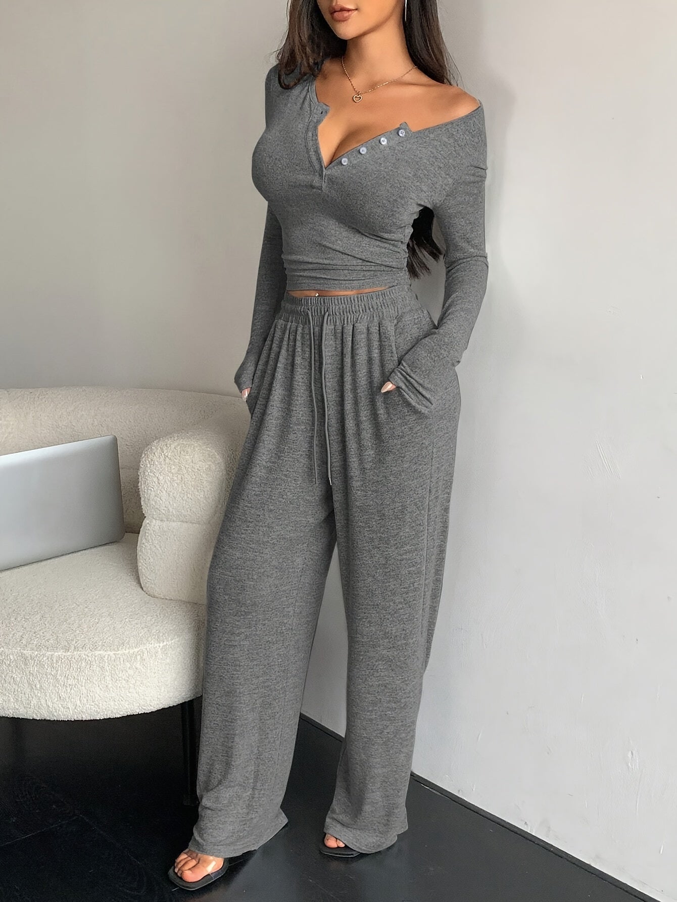 Stylish Lounge Set with Trendy Details for Casual Wear